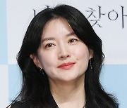 "고통, 무슨 말로 위로하겠나"…이영애, 러 희생자 가족에 손편지