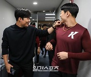 [포토]고척돔 찾은 김하성, 송성문과 해후