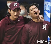 이정후 ‘찬혁아 잘하자!’ [MK포토]