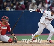 [MD포토] 김태진 '선취점 만들어낸 적시타'