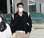 지창욱, 화보같은 출국 [포토엔HD]