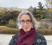 '마녀' 저작 佛 작가, 모나 숄레 이대 강연