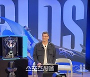 격차 ‘조금’ 좁혔는데, 라이엇 CEO의 속내 “LCK 두 팀 결승, 데자뷰 같다”[롤드컵 결승]