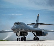 美 전략폭격기 B-1B 한반도 전개…도발 수위 높이는 北에 `강력 경고`