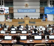 ‘학교 급식 중단 위기인데’ 20대 민주당 초선만 ‘나홀로 사과’(종합)