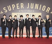 슈퍼주니어 17주년..이특 "믿기 힘든 숫자, 눈물 터질 것 같아"