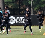 몸 푸는 여자 축구대표팀 선수들