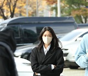 설현, FNC와 계약해지 후 첫 공식외출