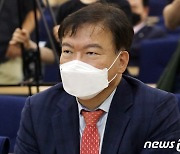 '확성기·현수막 사용 불법 선거운동' 민경욱 전 의원, 불구속 기소