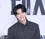 '데시벨' 이종석 "잘생긴 차은우, 연기에 대한 태도 날 긴장시켜"