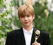 [SC인터뷰] 강다니엘 "첫 연기 도전을 수상으로 마무리, 실감 안 났죠"(청룡시리즈어워즈)