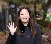 [포토] 박민혜 '반가운 손인사'