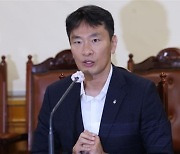 이복현 금감원장 "리스크관리 소홀한 금융회사에 책임 물을 것"