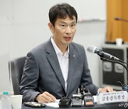 5년만에 외신기자 만난 금감원장 "시장수급 문제, 관리 가능한 상황"