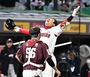 김강민,'미쳤다! 끝내기 스리런!' [사진]