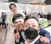 '8살 연하♥' 김수영, 결혼식 현장 공개…64kg 감량 실감나네