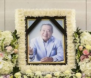 "따뜻했던 국민 아버지"..故송재호, 사망2주기 [종합]