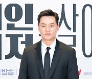 [T포토] 이서진 '명문대 출신 매니저'