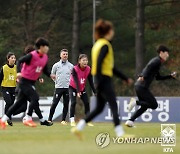 뉴질랜드전 앞두고 훈련하는 여자축구 대표팀