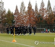 러닝으로 몸 푸는 축구대표팀