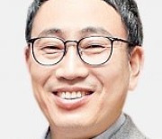 “SKT, 4년뒤 기업가치 40조 ‘AI 컴퍼니’ 도약”