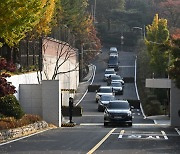 尹대통령, 한남동 입주 마무리…출근 첫날 모습 포착