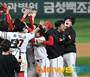 SSG, 키움 4-3으로 꺾고 한국시리즈 통합우승 쾌거 [포토엔HD]