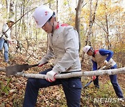 인등산 숲 가꾸기 나선 SK임업