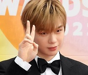 [종합] 강다니엘, '스맨파' 생방 중 방송사고…협찬 브랜드 착각해 사과