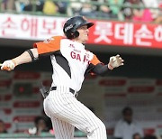 롯데 출신 아두치, MLB 시카고 컵스서 지도자 생활 시작