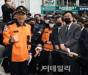 [포토]참사 관련 브리핑 듣는 정진석 국민의힘 비대위원장