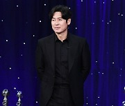 '청룡' 설경구 "촬영 전 무조건 줄넘기, 20년째 내 루틴"