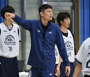 [KBL 엘리트 캠프] 이규섭 코치, ‘고등부 최장신’ 류정열에게 이야기한 것은?