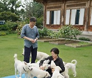 文, ‘풍산개 반납’ 논란에 “지난 6개월간 무상 양육...오히려 고마워해야”