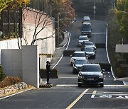 尹대통령 한남동 관저에서 첫 출근