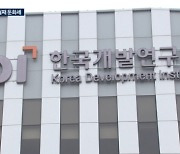 취업자 증가율 `뚝뚝`…내년 고용 없는 침체 온다