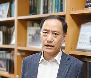 “50년뒤 단일민족국가 불가능… 이민청 세워 세계시민국가 준비해야”