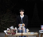 김종현, 솔로 데뷔 기념 라이브 성료…뉴이스트 축하 메시지까지