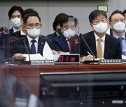 운영위, '웃기고 있네' 공방…野 "김은혜·강승규 국회모욕죄 고발해야"