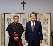 연이틀 종교계 만난 윤 대통령... 김은혜, 브리핑 중 '울먹' [이태원 압사 참사]