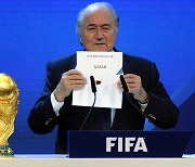 블래터 전 FIFA 회장 "월드컵 개최지 카타르 선택은 잘못"