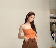 강민경, 갈수록 예뻐지네..가을 여신 자태 [스타IN★]