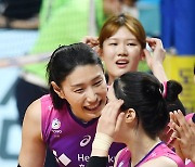 [Ms포토]김연경 '다솔아 수고했어'