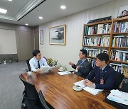 심덕섭 고창군수 '예산 1조 시대' 위해 국가예산확보 국회 방문