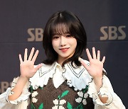 [E포토] 조유리, '가을에 찾아온 봄꽃'