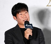 유해진 "인간의 욕망 담은 광기의 인조役, 연극 시절 굵은 연기 떠올렸다"