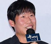 유해진 ‘인조의 매력적인 미소’ [MK포토]