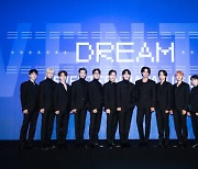 세븐틴, 日 ‘DREAM’ 발매 기념 기자회견…“캐럿과 함께 꿈 이룰 수 있어 기뻐”