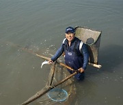 ‘노는 게 제일 좋아’ 바다 사나이가 본 예쁜 바다는 “갈라파고스”