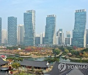 "거래 증가·지역경제 활성화 기대"…부동산 규제 완화에 '반색'